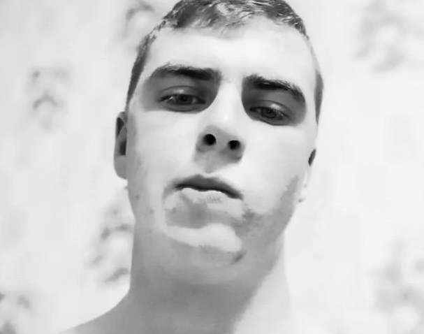 У Росії хлопець жартома застрелив свою дівчину та видав це за самогубство