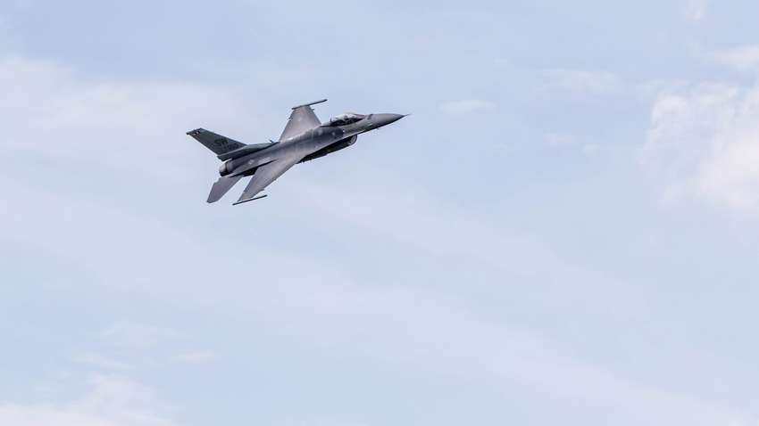 Истребитель F-16 ВВС Тайваня пропал с радаров 