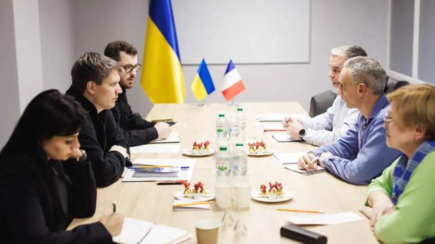 Франція готова співпрацювати з Україною для виробництва нових озброєнь: у Міноборони повідомили деталі 