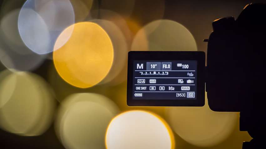 В США репортера сбила машина во время прямого эфира (ВИДЕО) В США репортера сбила машина во время прямого эфира (ВИДЕО)