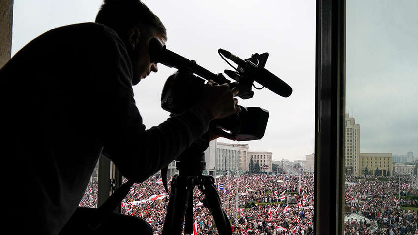 В Беларуси массово лишают аккредитации журналистов из иностранных СМИ