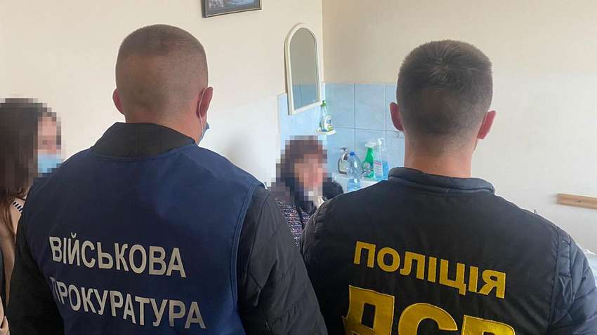 В Тернополе задержали сотрудницу больницы: в чем ее подозревают