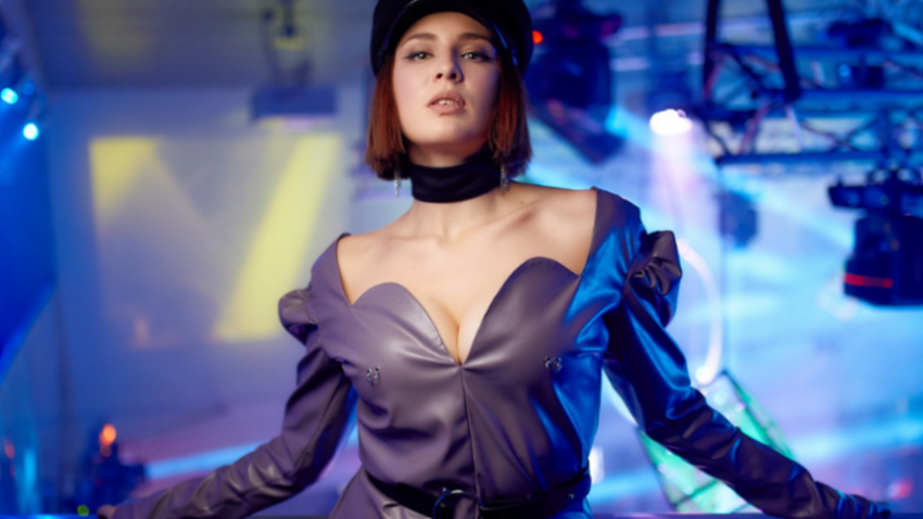 Епатажна MARUV показала рідкісний знімок з чоловіком