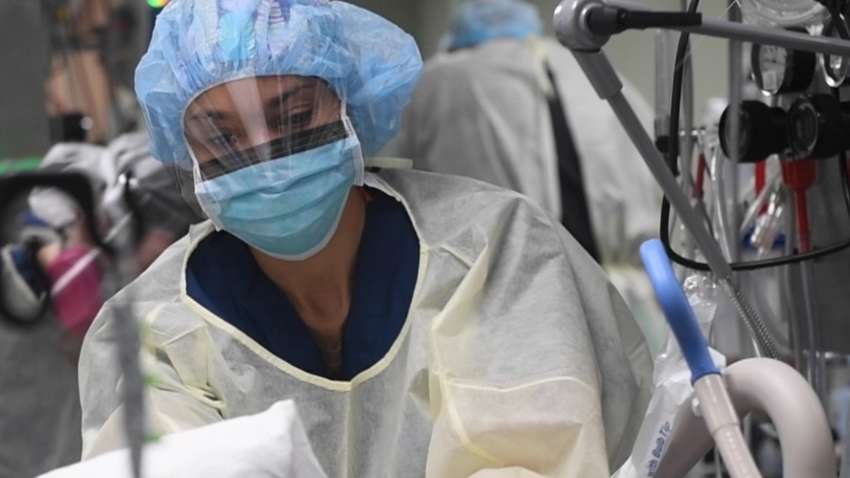 В Україні кількість заражених на COVID-19 за минулу добу перетнула психологічну позначку