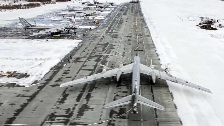 Россия начала готовить военные аэродромы к возможным атакам: СМИ раскрыли подробности