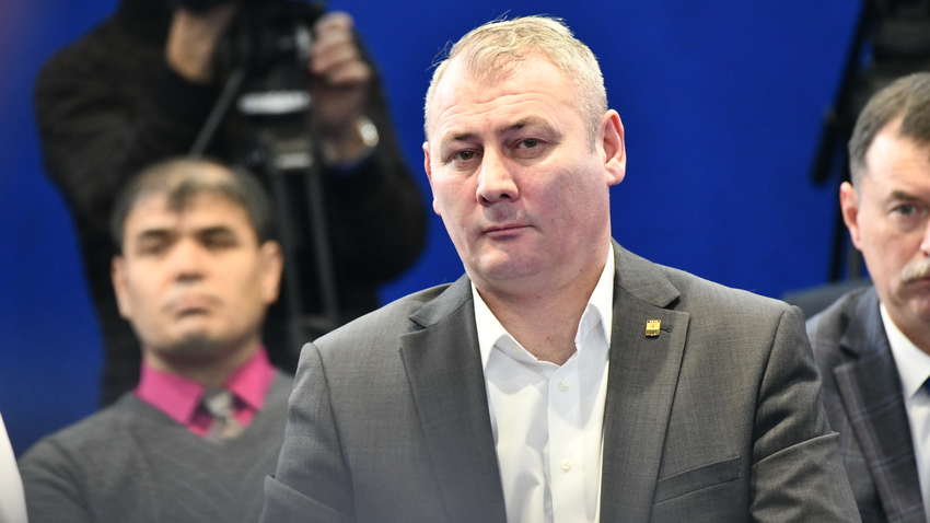 Глава російського регіону звільнився, щоб воювати в Україні Глава російського регіону звільнився, щоб воювати в Україні