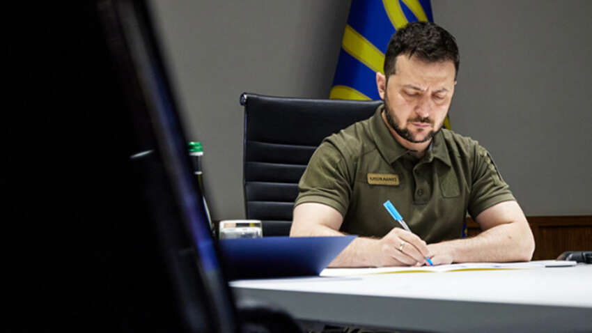 До какого числа Зеленский хочет продолжить мобилизацию и военное положение: законопроекты уже в Раде До какого числа Зеленский хочет продолжить мобилизацию и военное положение: законопроекты уже в Раде
