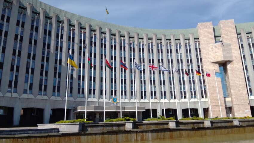 У Дніпрі стався скандал: депутат міськради напав на журналіста У Дніпрі стався скандал: депутат міськради напав на журналіста