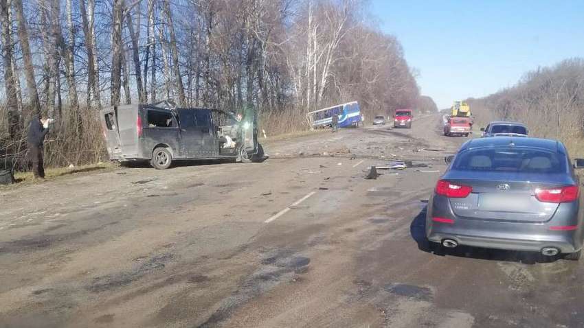 Смертельная авария на Сумщине: микроавтобус столкнулся с рейсовым автобусом