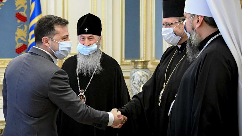 Зеленський обговорив правила дотримання карантину на Великдень із настоятелями українських церков
