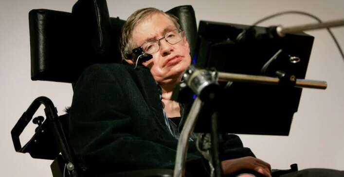 Стівен Гокінг мав дуже просту відповідь, коли його запитали, чи вірить він у Бога Стівен Гокінг мав дуже просту відповідь, коли його запитали, чи вірить він у Бога
