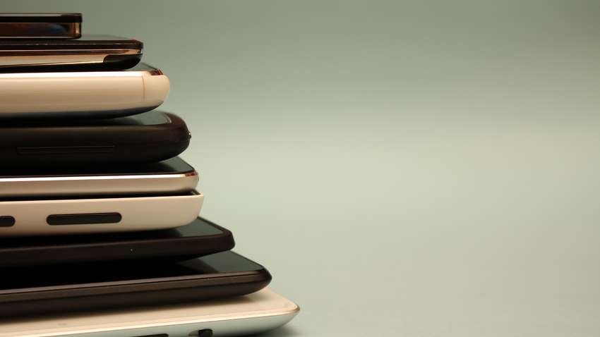 Специалист рассказал, какие экраны смартфонов опасны для здоровья Специалист рассказал, какие экраны смартфонов опасны для здоровья