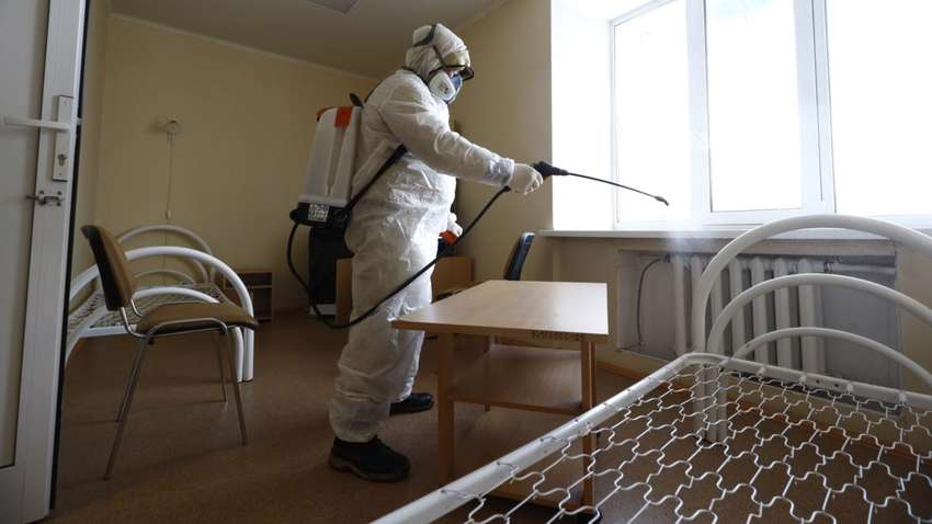 ВООЗ визнала неефективним і небезпечним популярний метод захисту від коронавірусу 