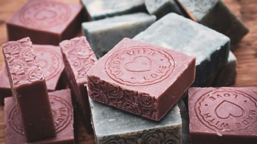 Пользоваться мылом ежедневно небезопасно: к чему это может привести