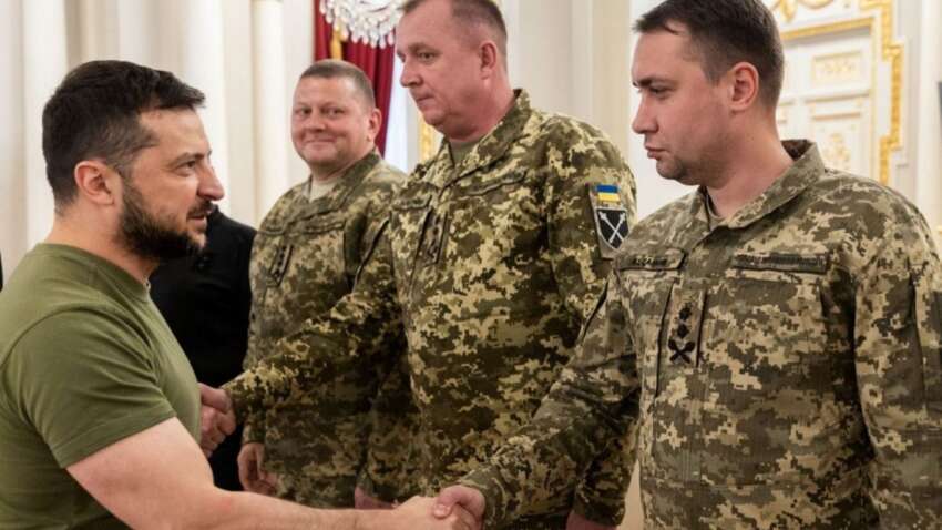 Битва генералов и президента: кого украинцы видят главой государства