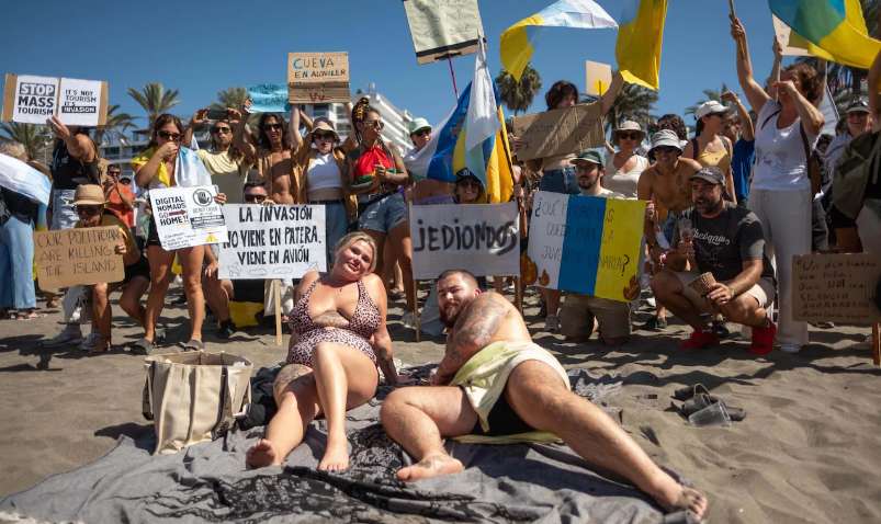 На Канарських островах люди вийшли на протести через туристів