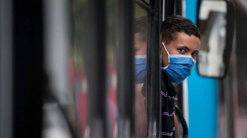 У Перу чоловікам і жінкам заборонили одночасно перебувати на вулиці