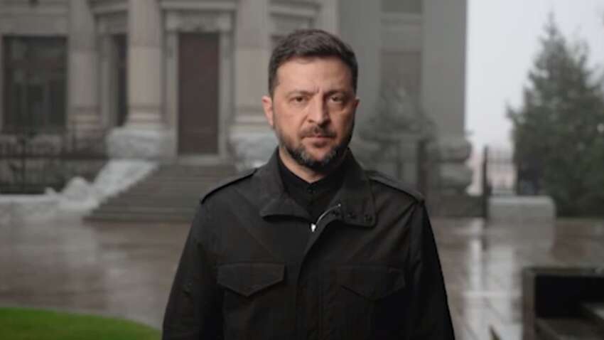 Зеленський заявив про дуже складний вибір для України: від нас чекають відповідь Зеленський заявив про дуже складний вибір для України: від нас чекають відповідь