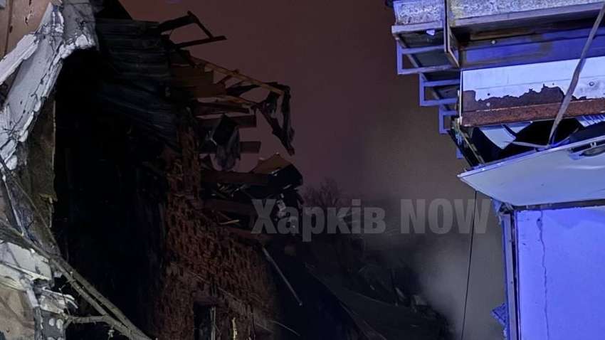 РФ вдарила по центру Харкова: ракети влучили у готель і будинок 