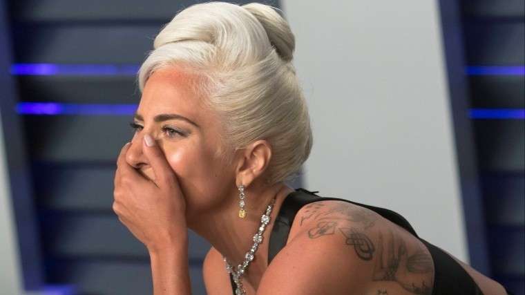 Танці на барній стійці: Леді Гага стала подружкою нареченої