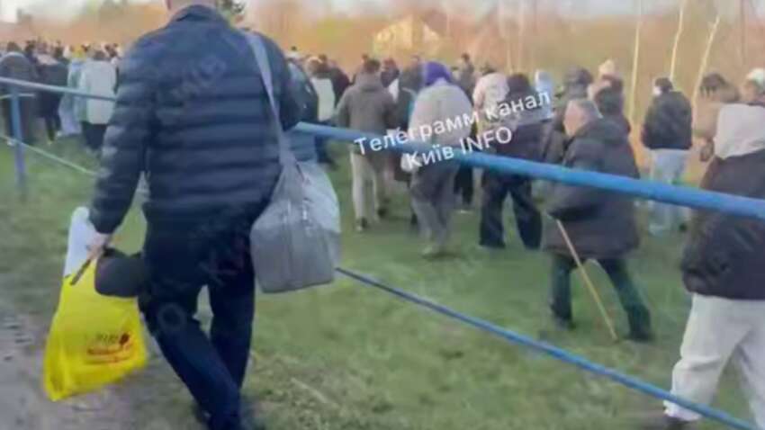 Чрезвычайная ситуация на железной дороге: пассажирский поезд остановили из-за сообщения о минировании Чрезвычайная ситуация на железной дороге: пассажирский поезд остановили из-за сообщения о минировании