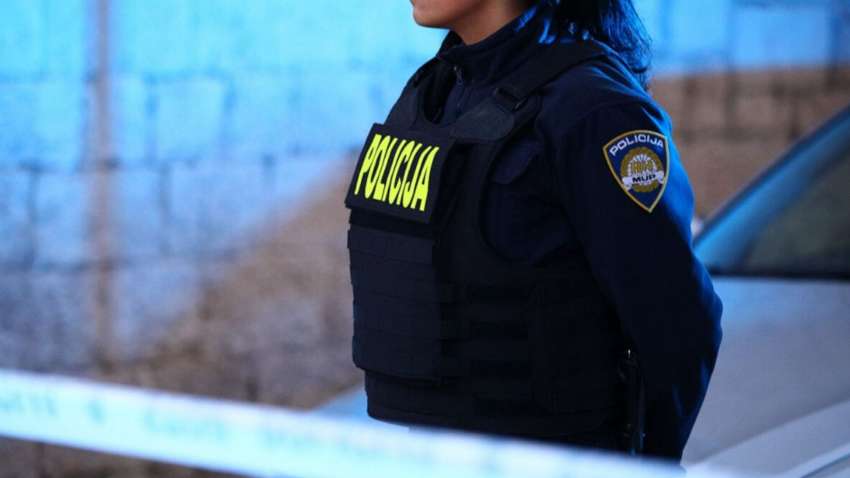 Ужасная находка в Хорватии: двоих малолетних детей зарыли во дворе Ужасная находка в Хорватии: двоих малолетних детей зарыли во дворе