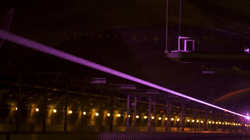 ВМС США розробили лазер для зарядки дронів у повітрі