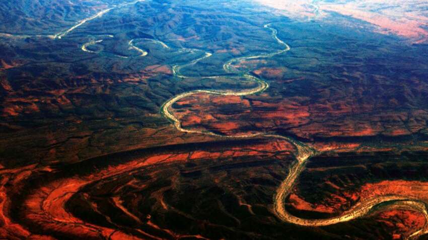 Река старше динозавров до сих пор течет: где именно и сколько ей лет