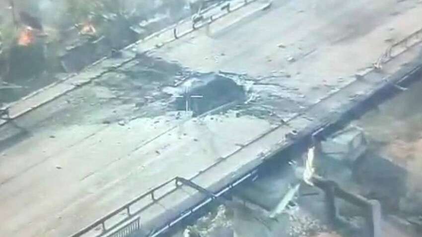 Россияне КАБами ударили по мосту и жилым домам в Херсоне: детали