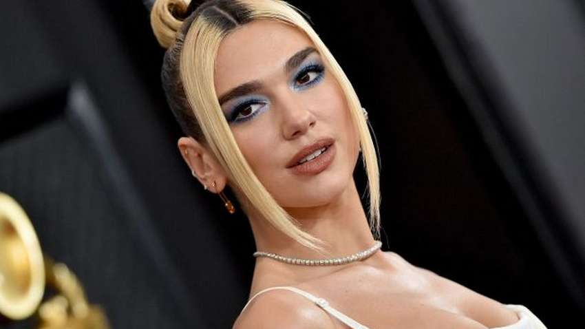 Певица Дуа Липа удивила новым цветом волос