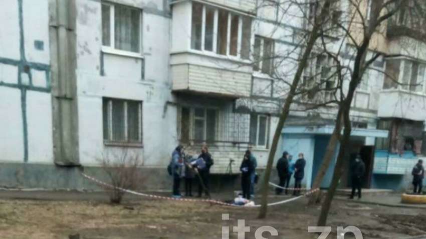 В Запорожье сожитель матери выбросил ее маленькую дочь из окна многоэтажки – СМИ В Запорожье сожитель матери выбросил ее маленькую дочь из окна многоэтажки – СМИ