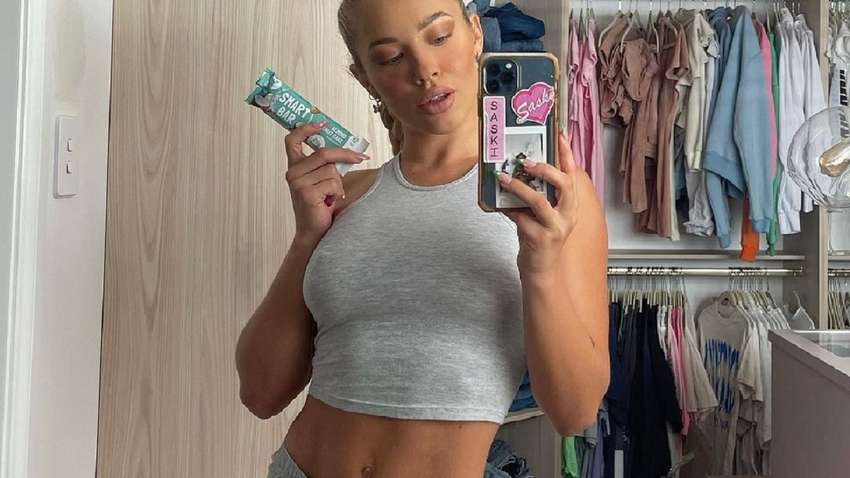 Модель Теммі Хемброу показала реальні форми в бікіні