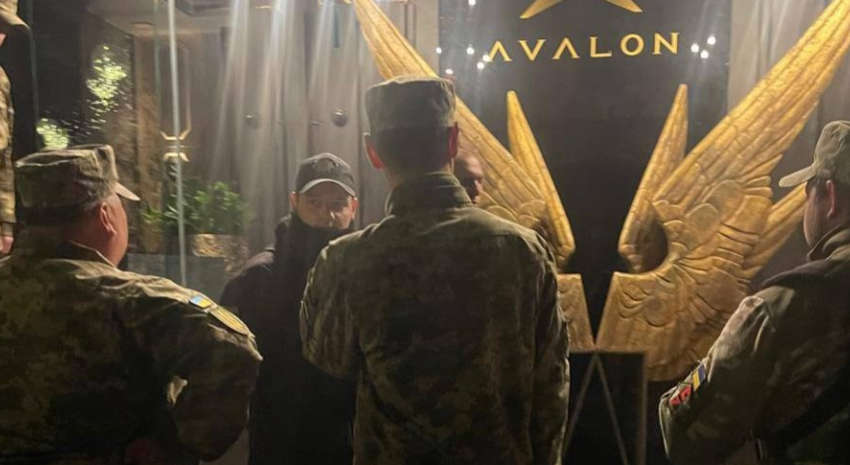 Навіщо ТЦК влаштувала показові рейди: чи підтримує їх суспільство