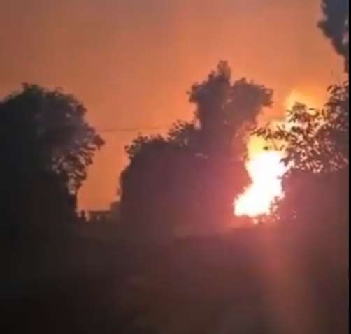 В Мексике раздался взрыв на нефтепроводе: уничтожены десятки домов (ФОТО) В Мексике раздался взрыв на нефтепроводе: уничтожены десятки домов (ФОТО)