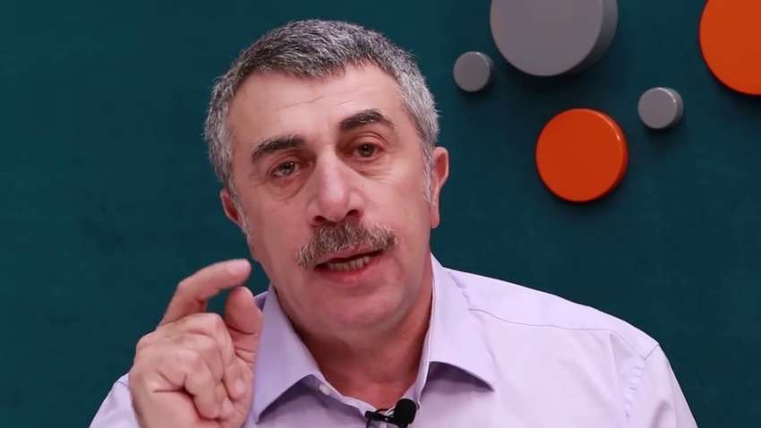 Комаровский призвал украинцев снять кольца на момент карантина