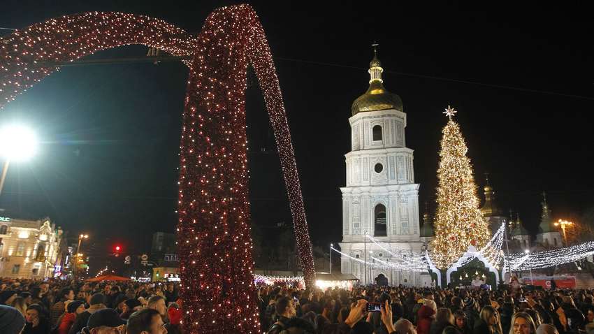 Попри пандемію киянам обіцяють влаштувати новорічні святкування