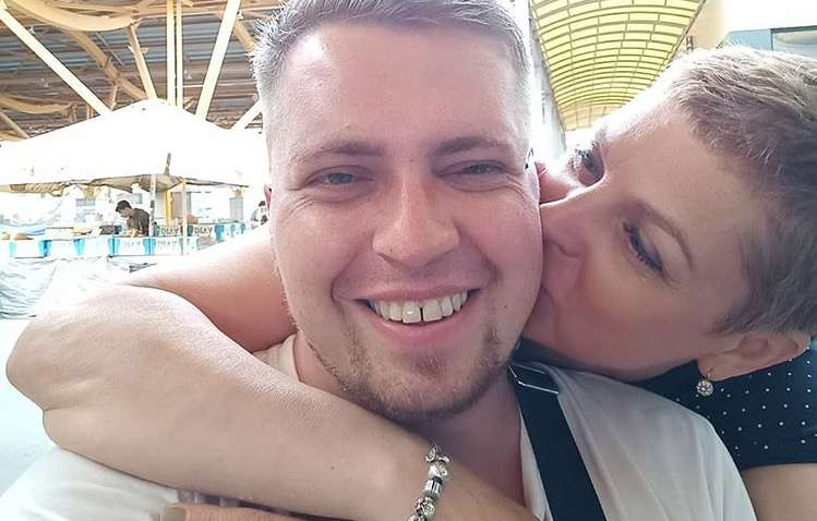 "Живым меня никто не возьмет": известна личность и мотив мужчины, устроившего переполох в Харькове  (видео) 