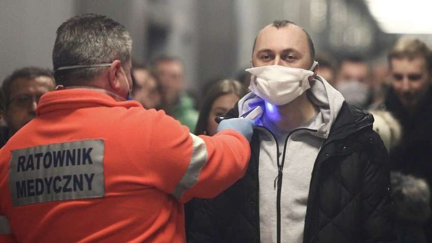 Польша отказалась от национального карантина