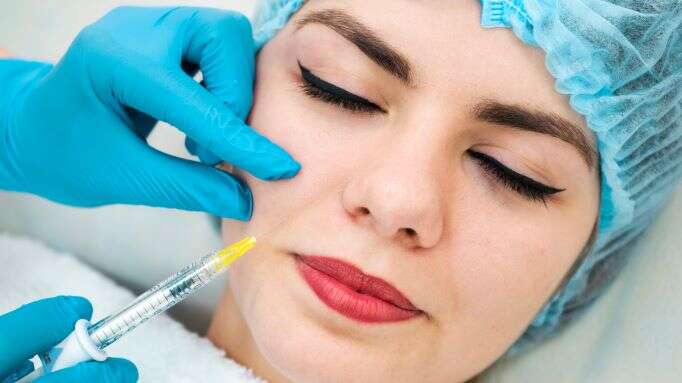 В Запорожье женщина заразилась ботулизмом после похода к косметологу: как такое могло произойти