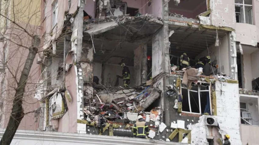 Есть погибшие и раненые: что известно об ударе РФ по Киеву