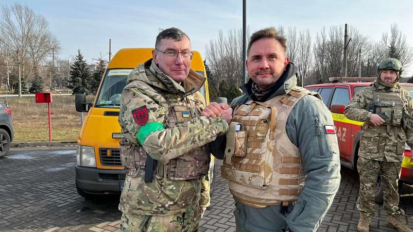 Багато техніки та «гуманітарки»: до Бахмута та Краматорська вирушили «посилки» з Польщі