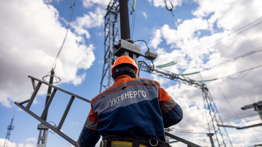 Знеструмлено 484 населені пункти: стан енергосистеми в Україні