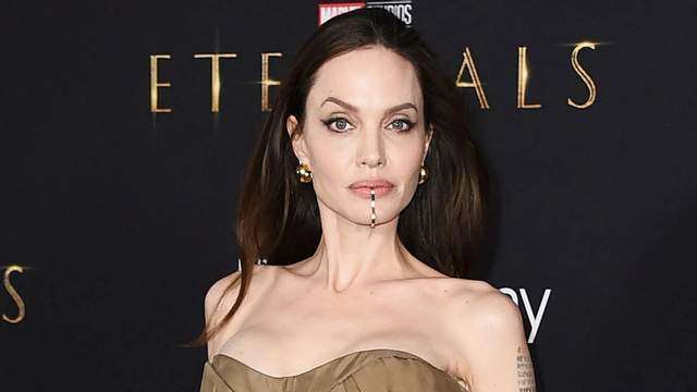 Анджелина Джоли призналась, что впервые после развода с Питтом, она счастлива