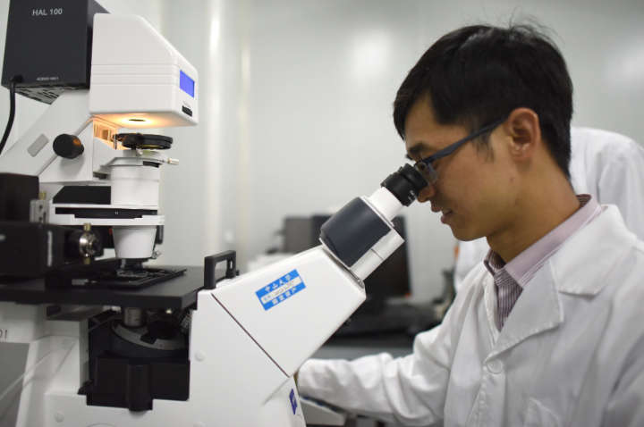 Тисячі китайських вчених залишають Штати через звинувачення в шпигунстві Тисячі китайських вчених залишають Штати через звинувачення в шпигунстві