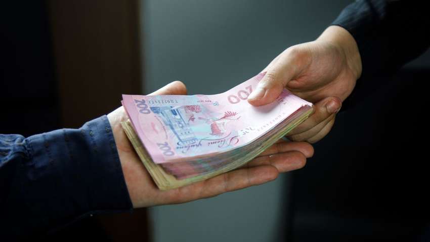 Украинцы в долгах: какие сферы лидируют в списке задолженностей