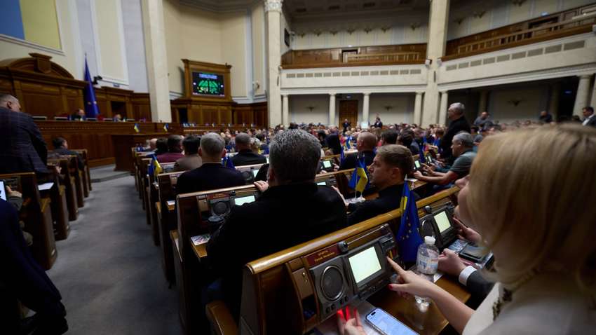 Рада за одно утро поставила рекорд, антирекорд и все провалила: подробности Рада за одно утро поставила рекорд, антирекорд и все провалила: подробности