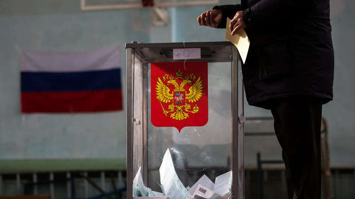 Людей кошмарят даже дома: как россияне готовятся к переизбранию Путина в оккупации