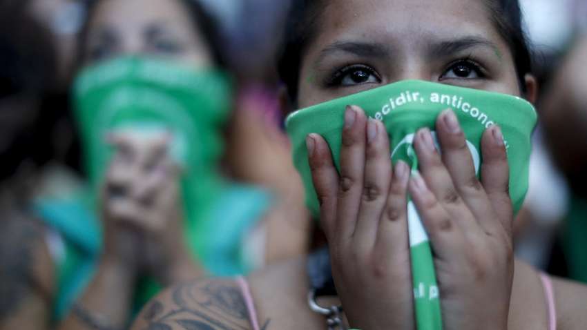 В Аргентине тысячи женщин вышли на митинг за легализацию абортов (ФОТО) В Аргентине тысячи женщин вышли на митинг за легализацию абортов (ФОТО)