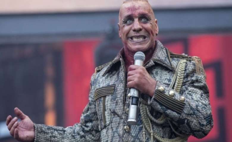 К лидеру группы Rammstein Линдеманну наведались российские силовики