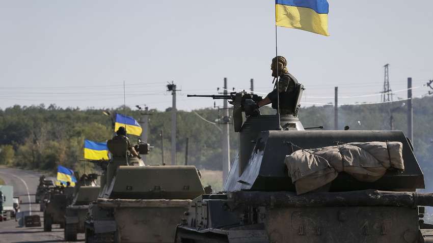 Розведення сил в Донбасі може бути початком до припинення війни - експерти